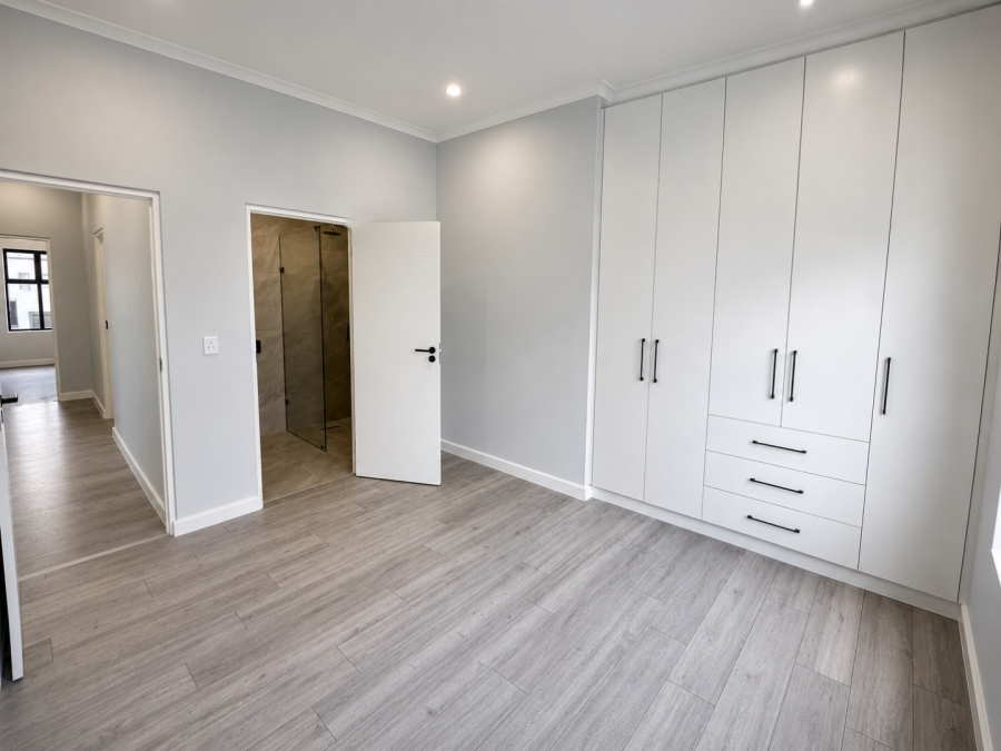 5 Bedroom Property for Sale in Sandown Western Cape